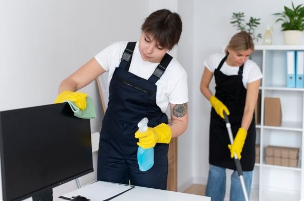 Professional Commercial Cleaning Services: What's Included