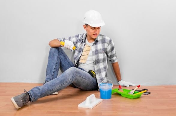 How Poor Drain Placement Creates Ongoing Moisture Stress on Flat Surfaces